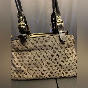 Dooney & Bourke